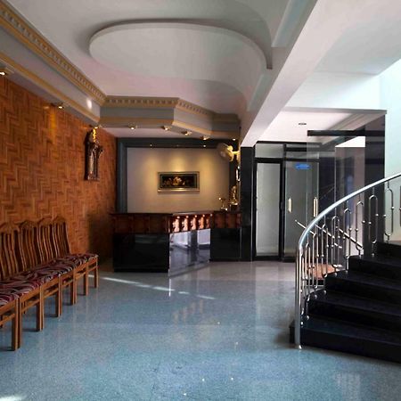 קניאקומרי Hotel Chithra מראה חיצוני תמונה
