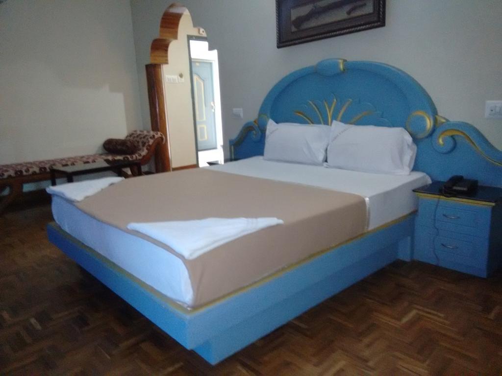 קניאקומרי Hotel Chithra מראה חיצוני תמונה