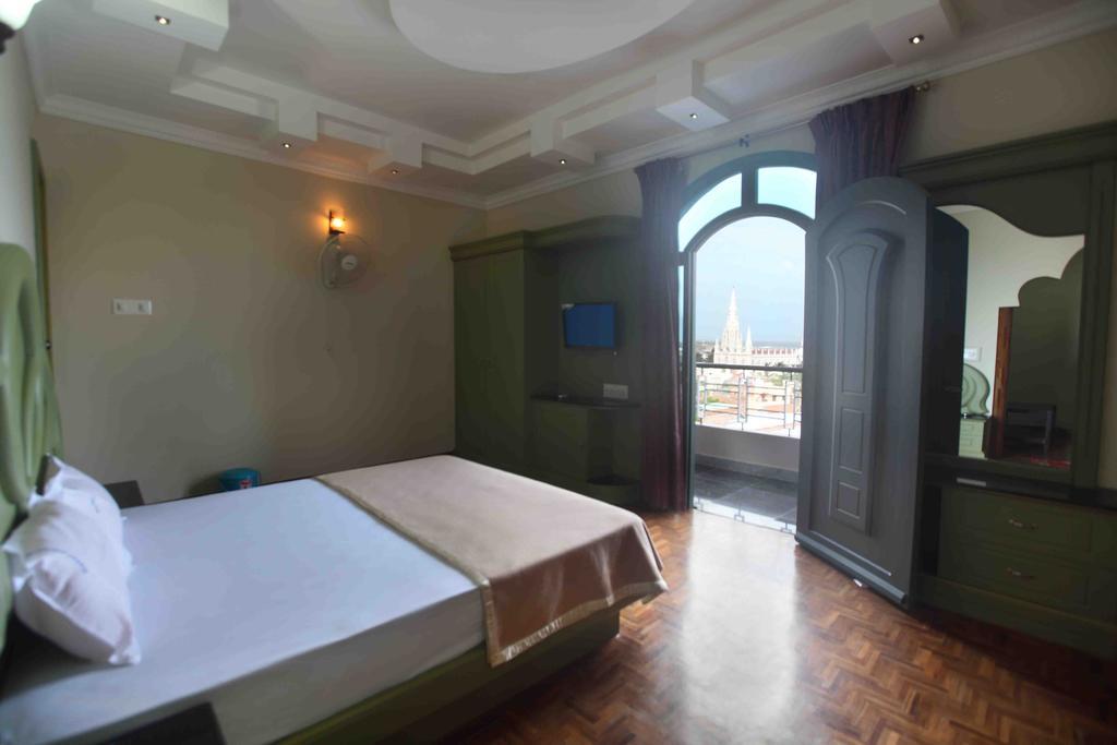 קניאקומרי Hotel Chithra מראה חיצוני תמונה