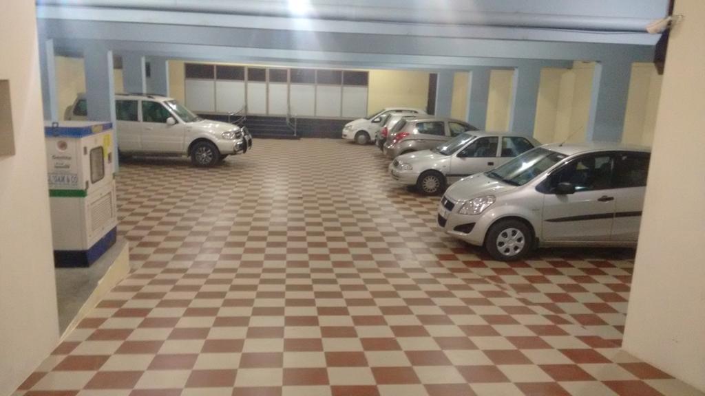 קניאקומרי Hotel Chithra מראה חיצוני תמונה