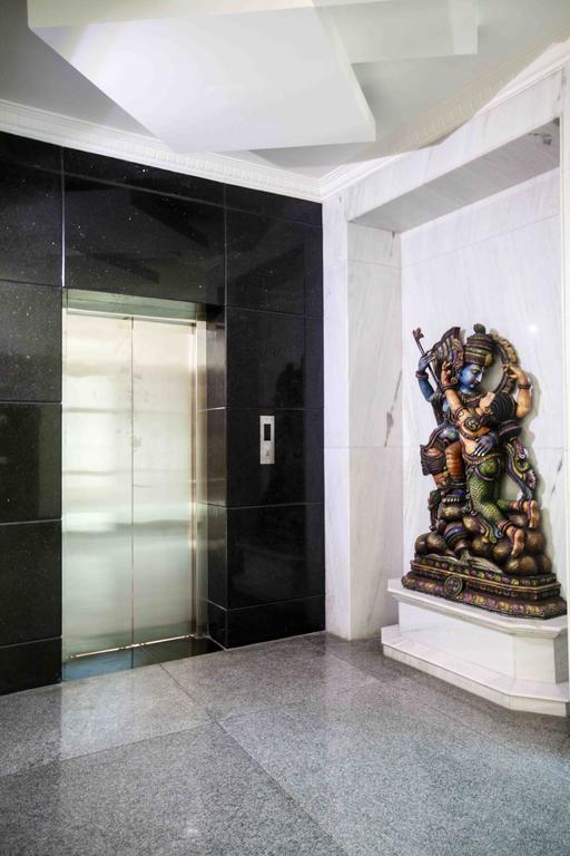 קניאקומרי Hotel Chithra מראה חיצוני תמונה