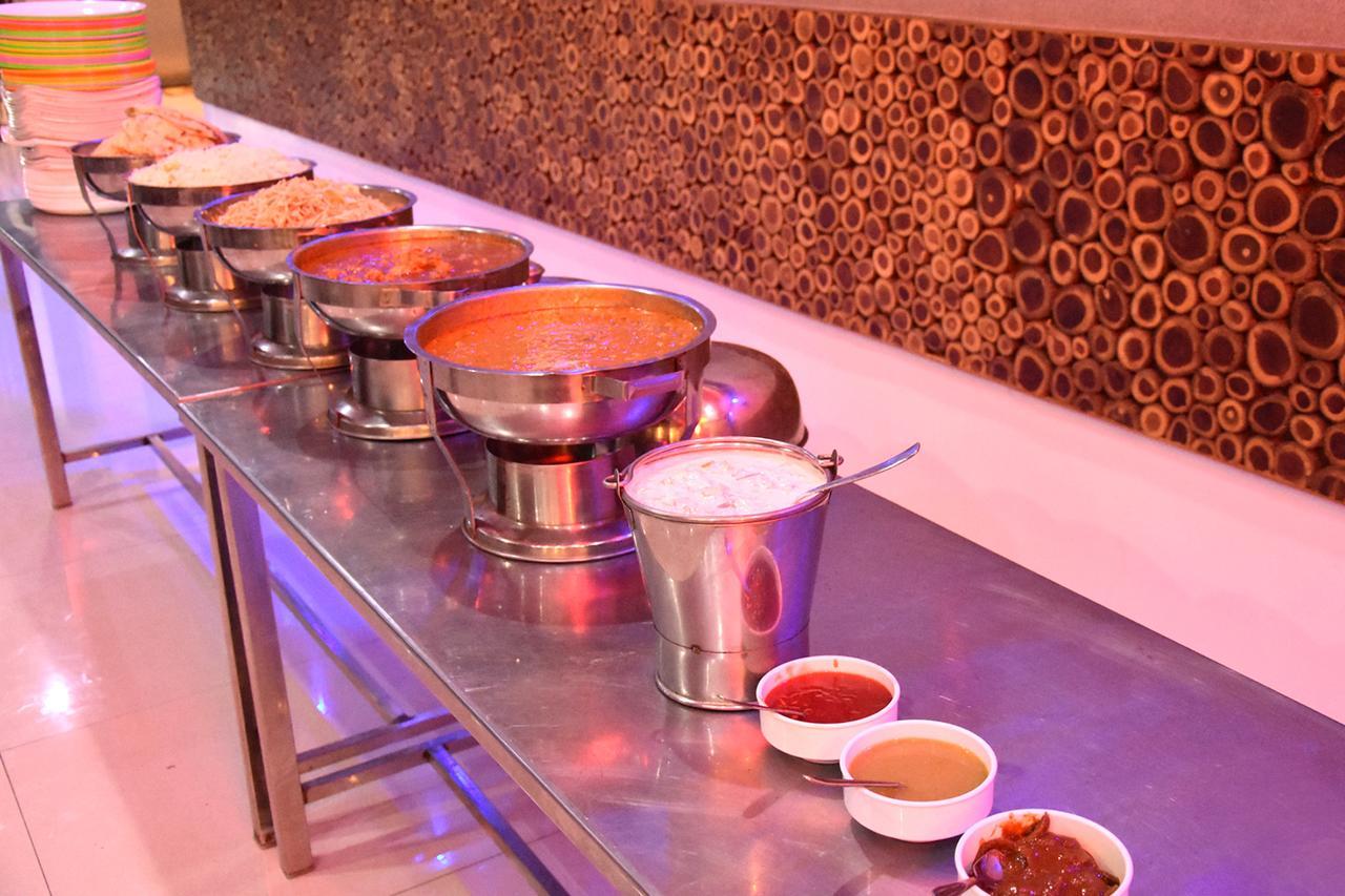 קניאקומרי Hotel Chithra מראה חיצוני תמונה