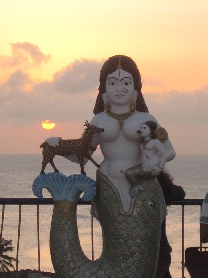 קניאקומרי Hotel Chithra מראה חיצוני תמונה